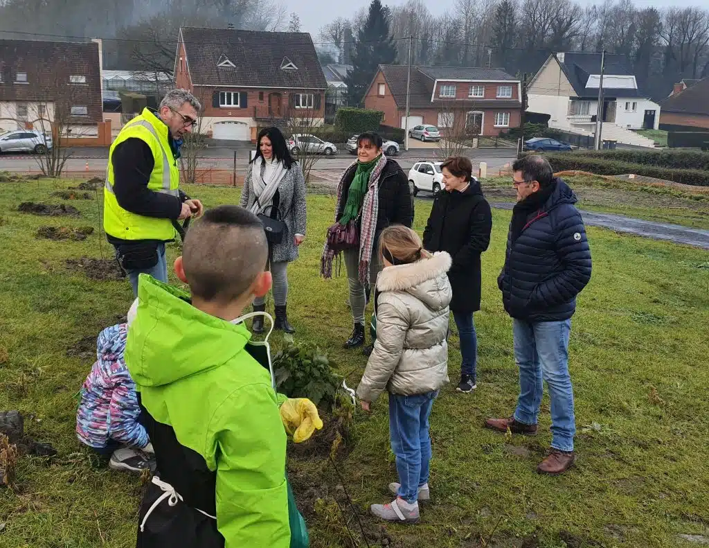 Plantations avec Ecole Léon Blum à Houdain